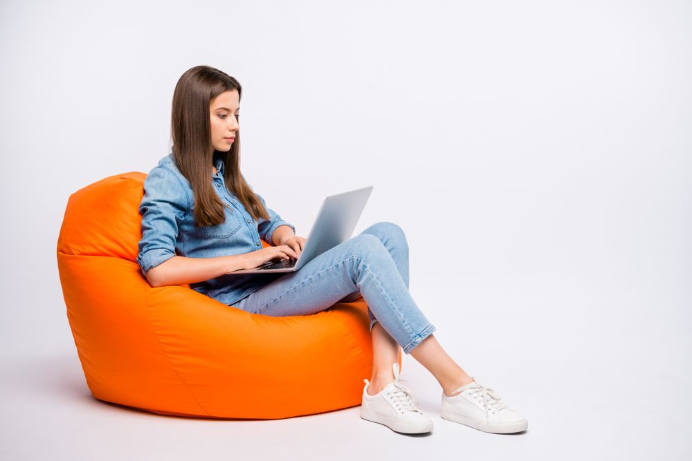 Diving Into Online Jobs for Students: Opportunities and Insights