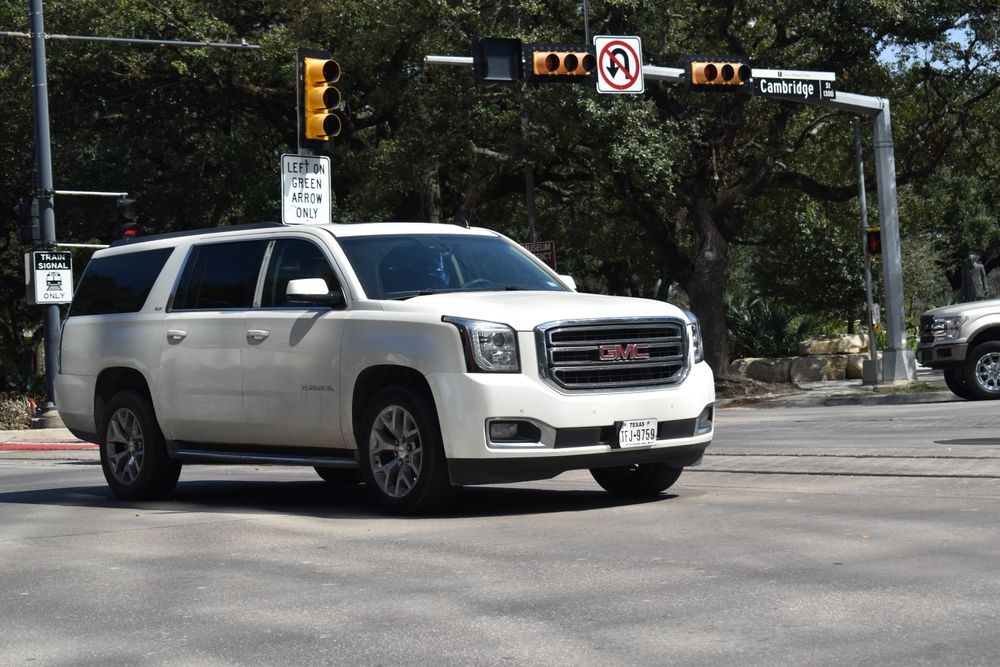 2027 GMC Yukon: Premium Strength and Expansive Comfort